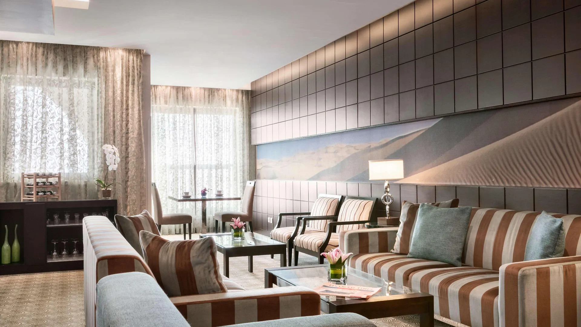 Traders Hotel, Abú Dhabí 4*,  Spojené arabské emiráty