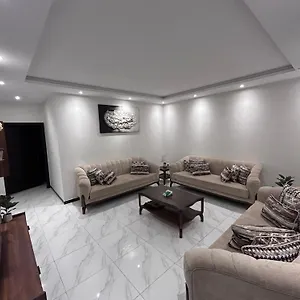 اربع غرف نوم بصالة أنيقة جدة