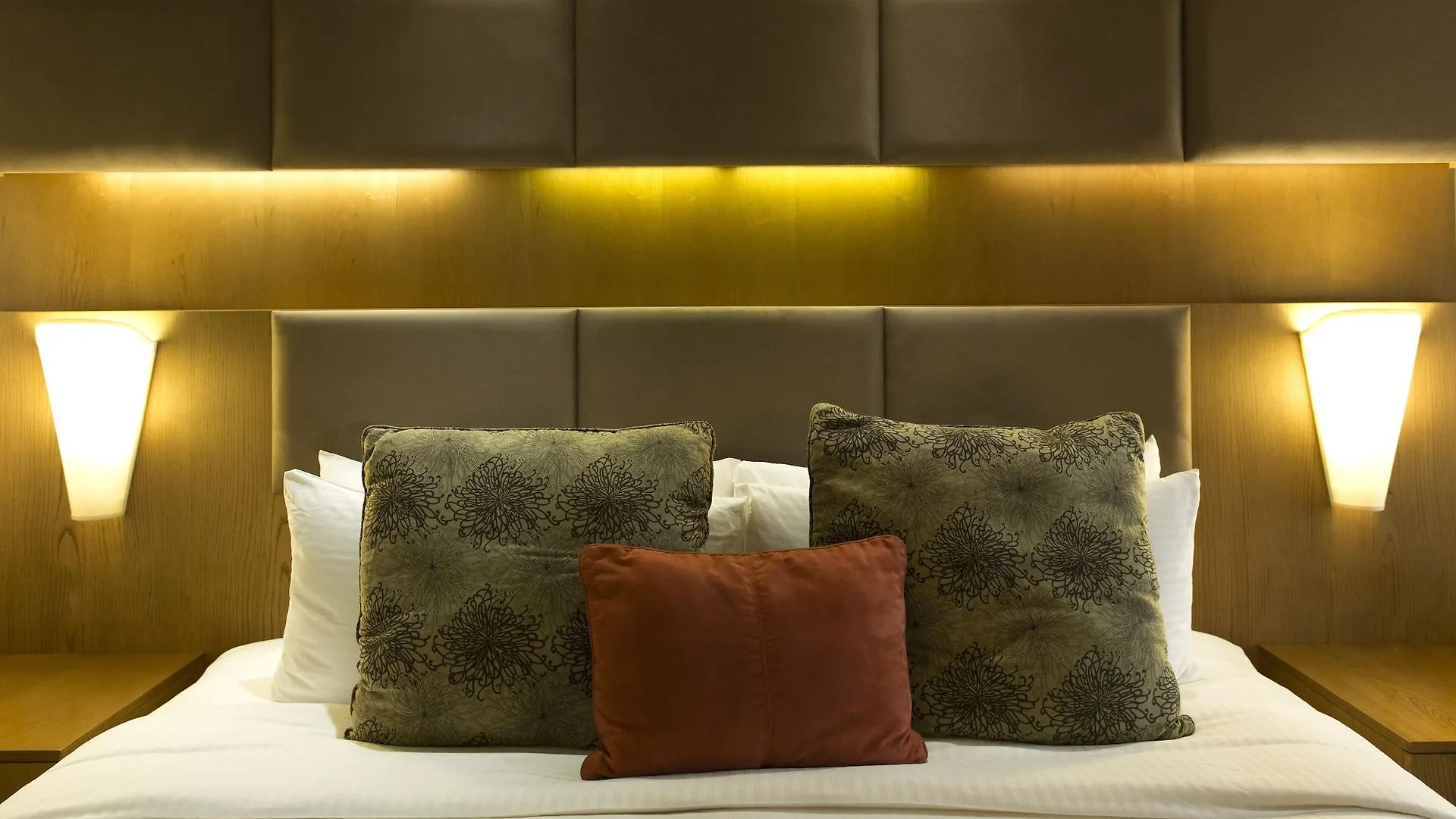 Traders Hotel, Abu Dhabi